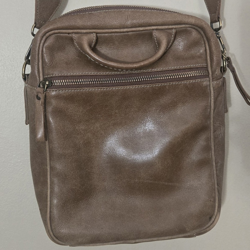 Vintage ROOTS CANADA Town Carrier Leather Messenger Bag Made In Canada Heritage